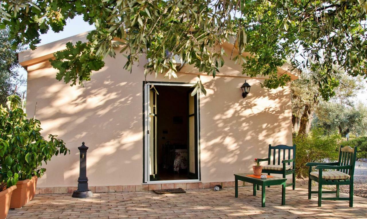Pathirion B&B Росано Екстериор снимка