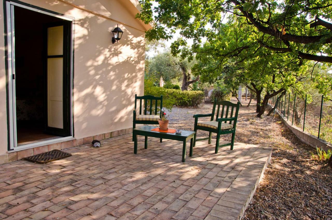 Pathirion B&B Росано Екстериор снимка