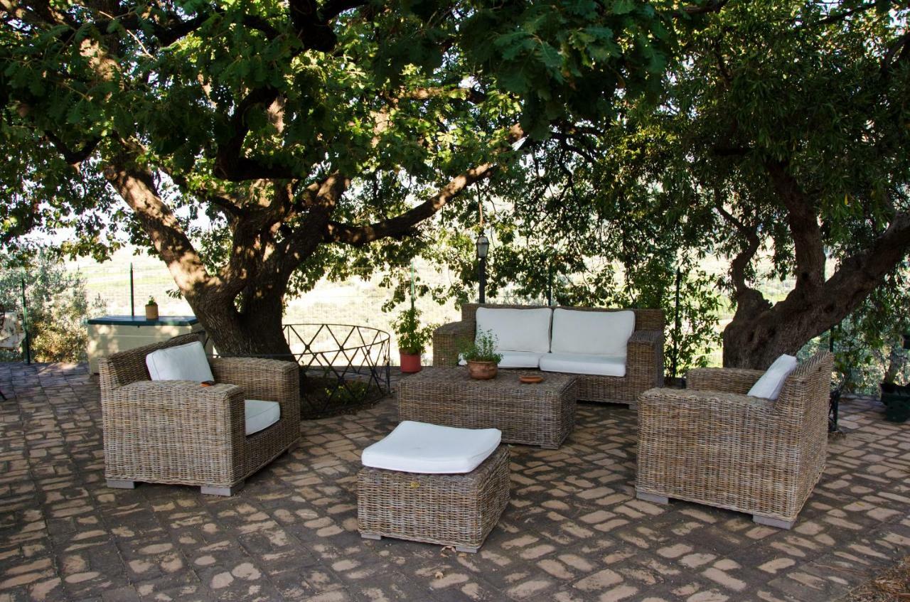 Pathirion B&B Росано Екстериор снимка